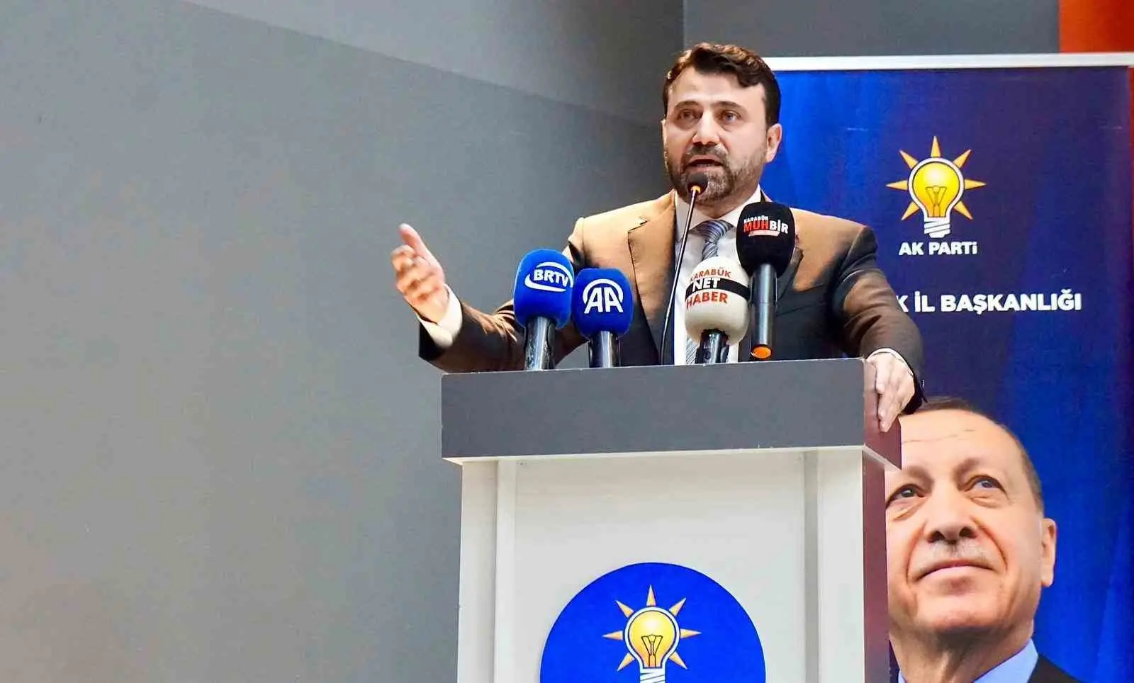 AK Parti Genel Sekreter Yardımcısı ve Karabük Milletvekili Cem Şahin,