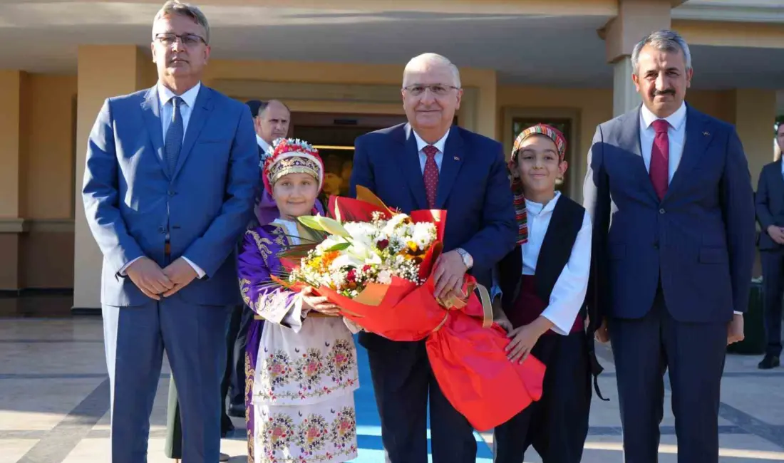 Milli Savunma Bakanı Yaşar Güler, çeşitli temas ve ziyaretlerde bulunmak