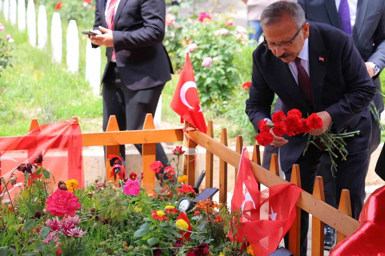 Kahramanmaraş’taki Aysel Çalık Ortaokulu’nda yaşanan saldırıya ilişkin Kahramanmaraş’ta incelemelerde bulunan