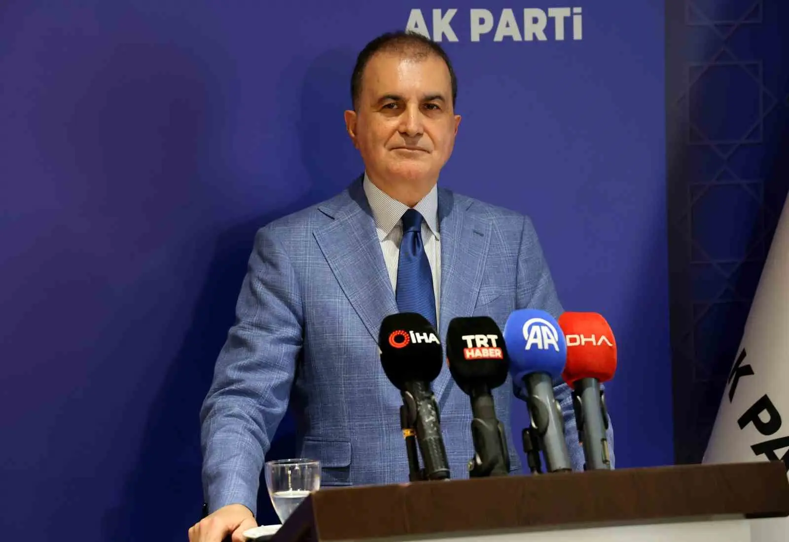AK Parti Sözcüsü Ömer Çelik, Özgür Özel’e tepki göstererek, “Siyasi