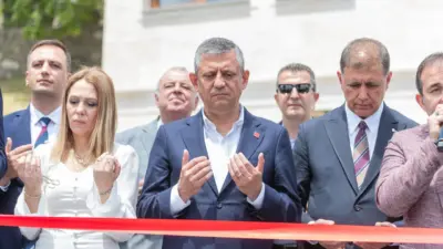 Cumhuriyet Halk Partisi Genel Başkanı Özgür Özel, İzmir’in Bornova ilçesinde