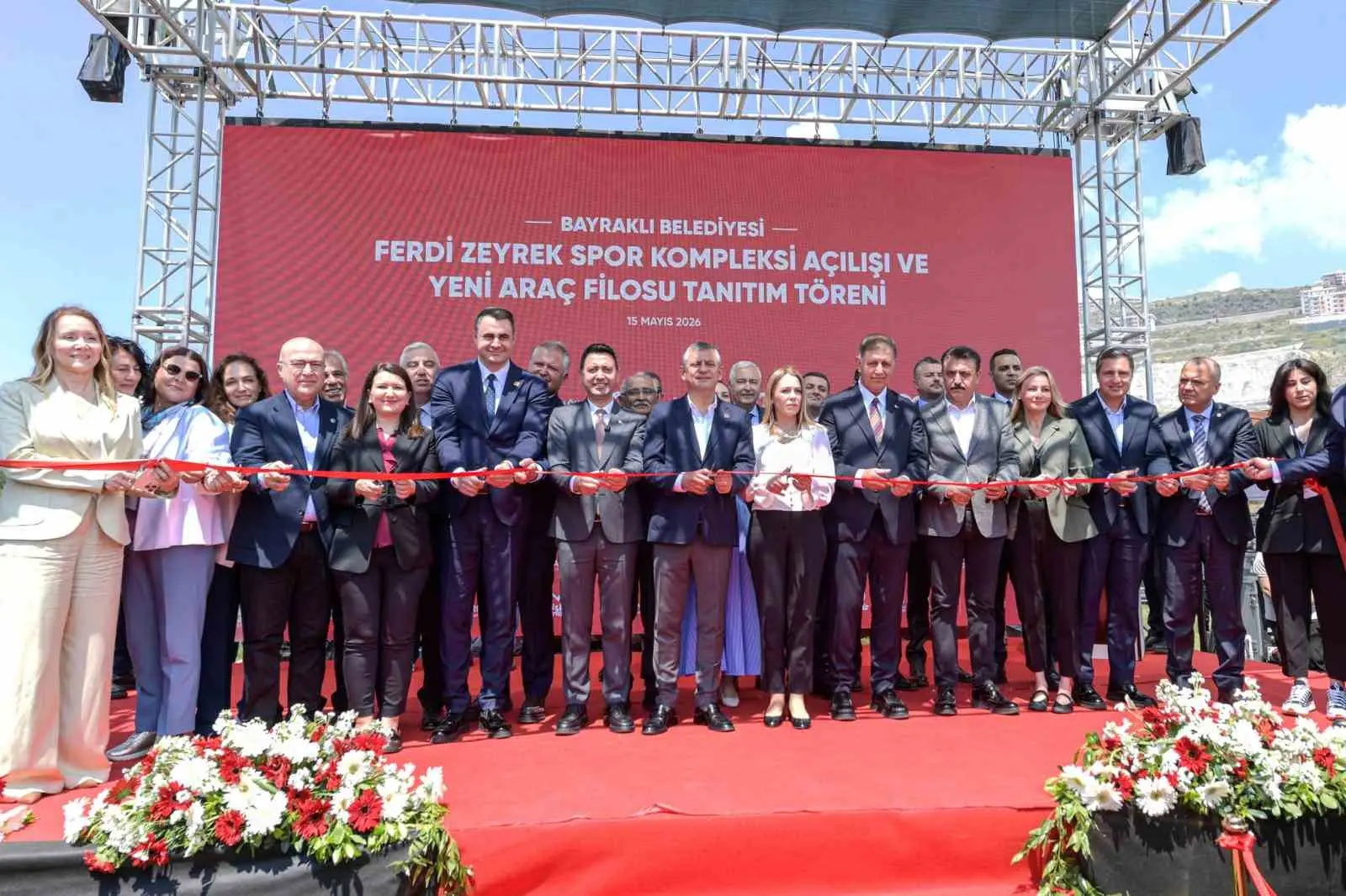 Cumhuriyet Halk Partisi (CHP) Genel Başkanı Özgür Özel, İzmir’de Bayraklı
