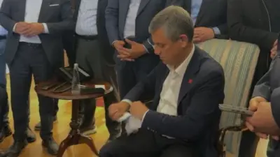 Mutlak butlan kararı ile CHP Genel Başkanlığı görevinden alınan Özgür