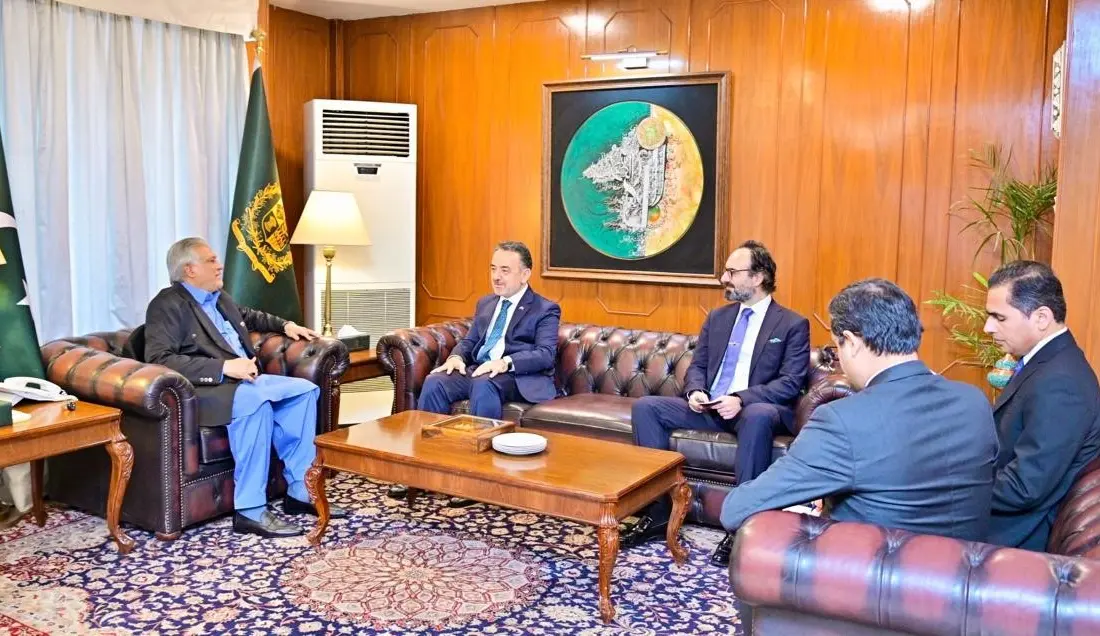 Pakistan Dışişleri Bakanı Muhammed Ishaq Dar, Türkiye’nin İslamabad Büyükelçisi İrfan