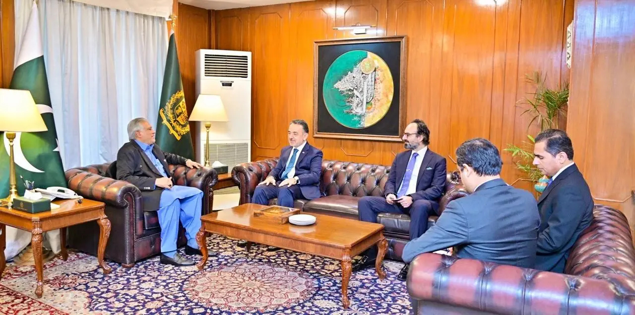 Pakistan Dışişleri Bakanı Muhammed Ishaq Dar, Türkiye’nin İslamabad Büyükelçisi İrfan