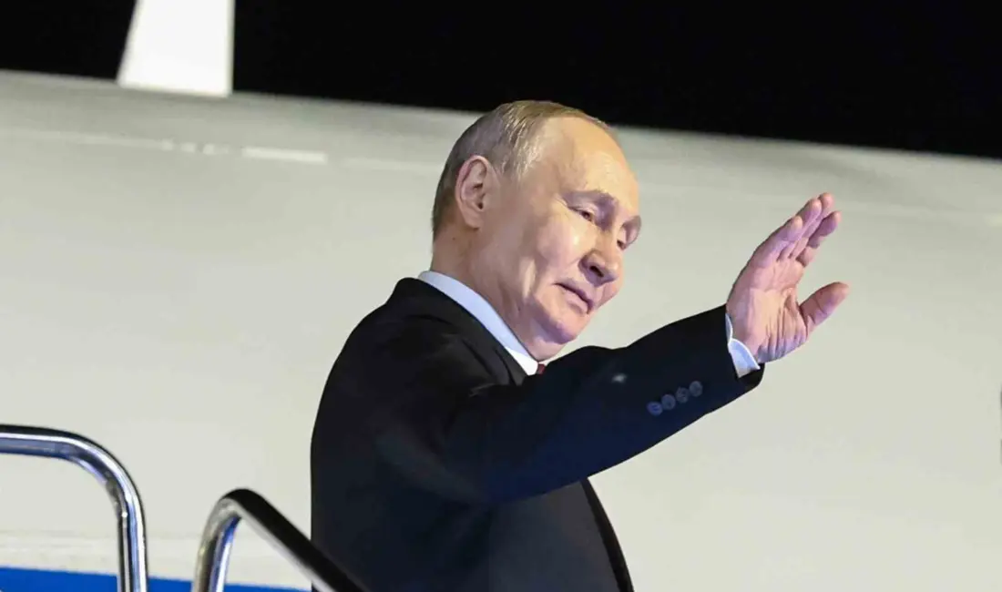 Rusya Devlet Başkanı Vladimir Putin, Romanya’da bir apartmana isabet eden