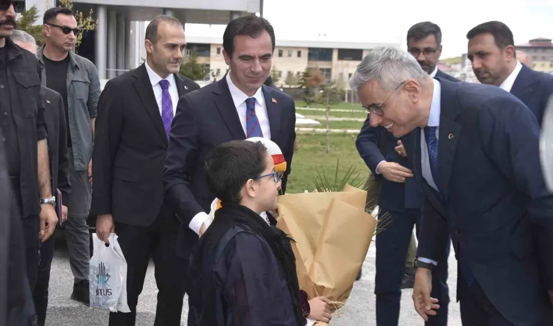 Sağlık Bakanı Prof. Dr. Kemal Memişoğlu, Bitlis’te bugün bin 65