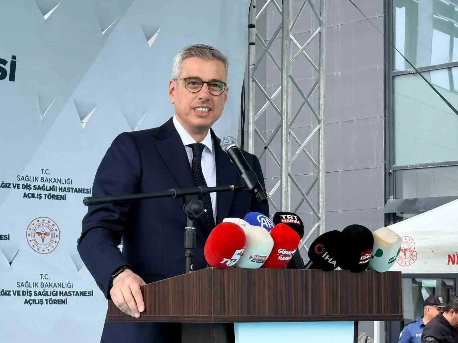 Sağlık Bakanı Kemal Memişoğlu, Türkiye’nin sağlık alanında yalnızca hizmet sunan