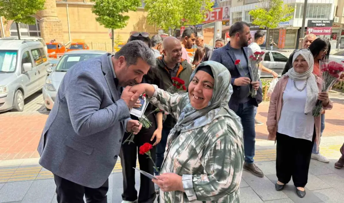 KIRŞEHİR (İHA) – Anahtar Parti Kırşehir İl Teşkilatı; Anneler Günü