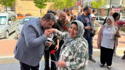 KIRŞEHİR (İHA) – Anahtar Parti Kırşehir İl Teşkilatı; Anneler Günü