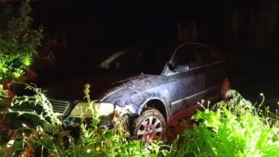Bursa’nın İnegöl ilçesinde kontrolden çıkan otomobil tarlaya uçtu. Kazanın ardından