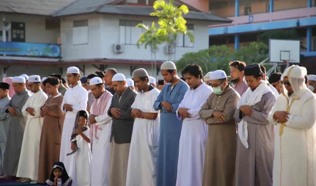 Tayland’da binlerce Müslüman, Kurban Bayramı namazında bir araya geldi. Güneydoğu