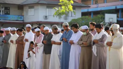 Tayland’da binlerce Müslüman, Kurban Bayramı namazında bir araya geldi. Güneydoğu