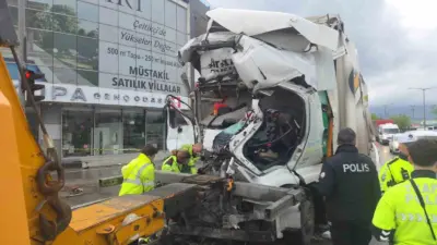Bursa’nın Orhangazi’de meydana gelen trafik kazasında otomotiv yedek parça yüklü