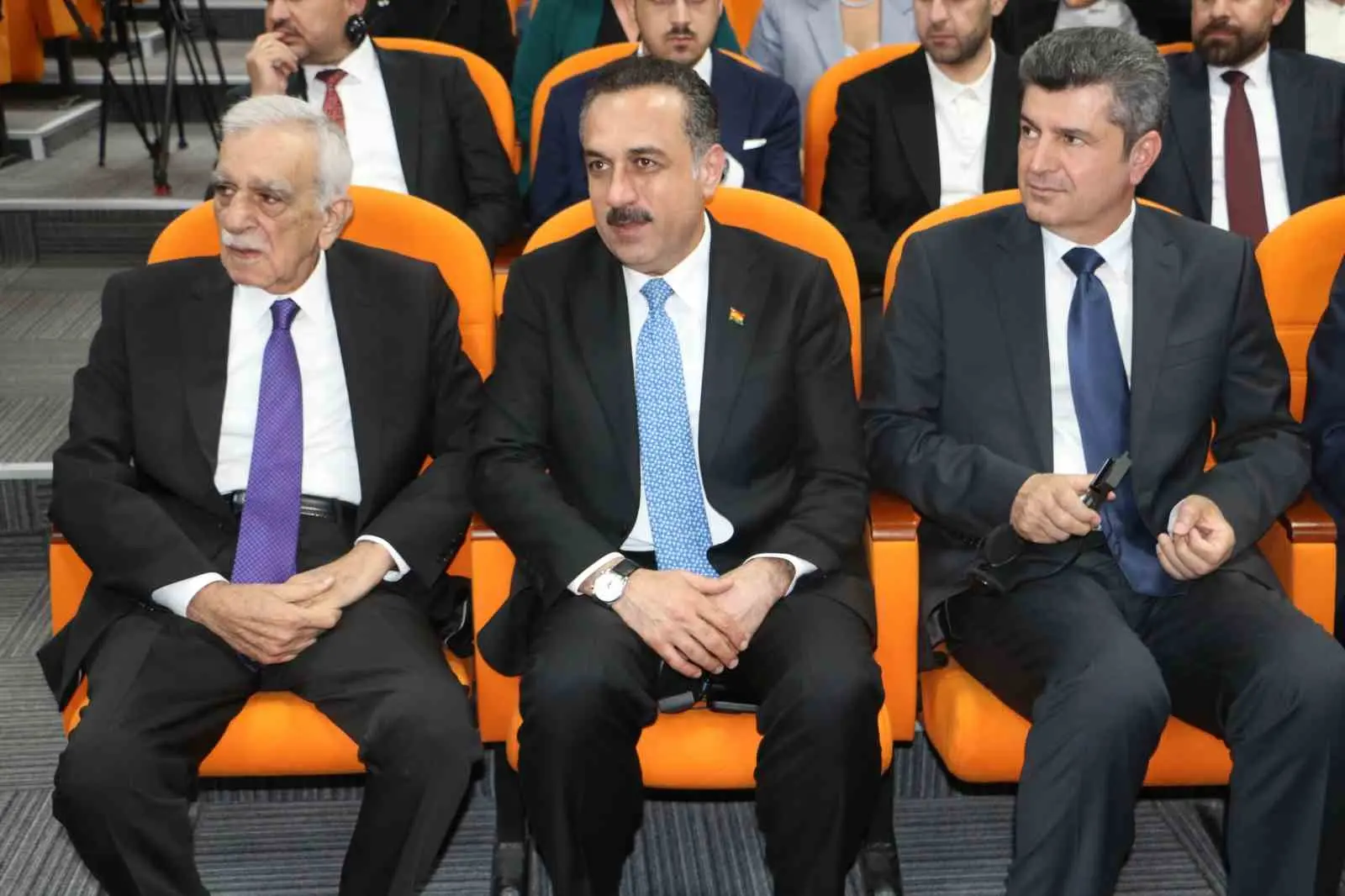 Diyarbakır Büyükşehir Belediyesi tarafından düzenlenen Toplumsal Barış ve Özgürlük Forumu,