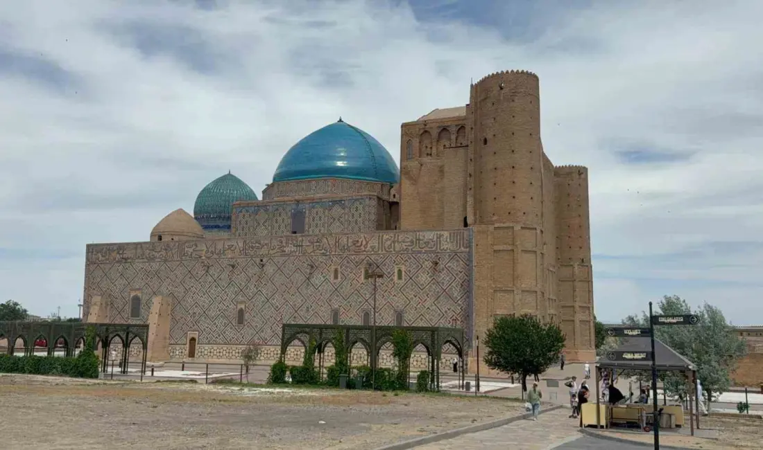 Kazakistan’ın Türkistan kentinde bulunan ve Türk dünyasının önemli manevi merkezlerinden
