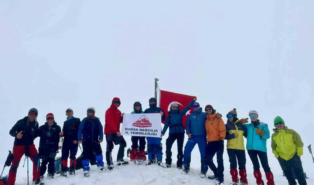 Uludağ’da mayıs ayında etkili olan yoğun kar yağışı, zirveyi kış