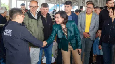 Uşak Belediye Başkan Vekili Hatice Terekeci Özkan, belediye başkan yardımcıları