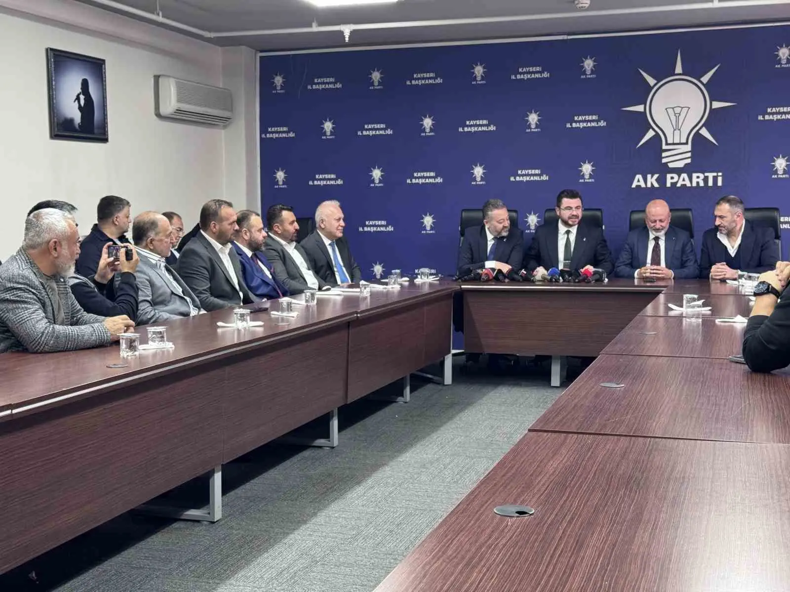 Kayseri’nin Kocasinan ilçesinde Yeniden Refah Partisi’nden istifa eden 4 Belediyesi