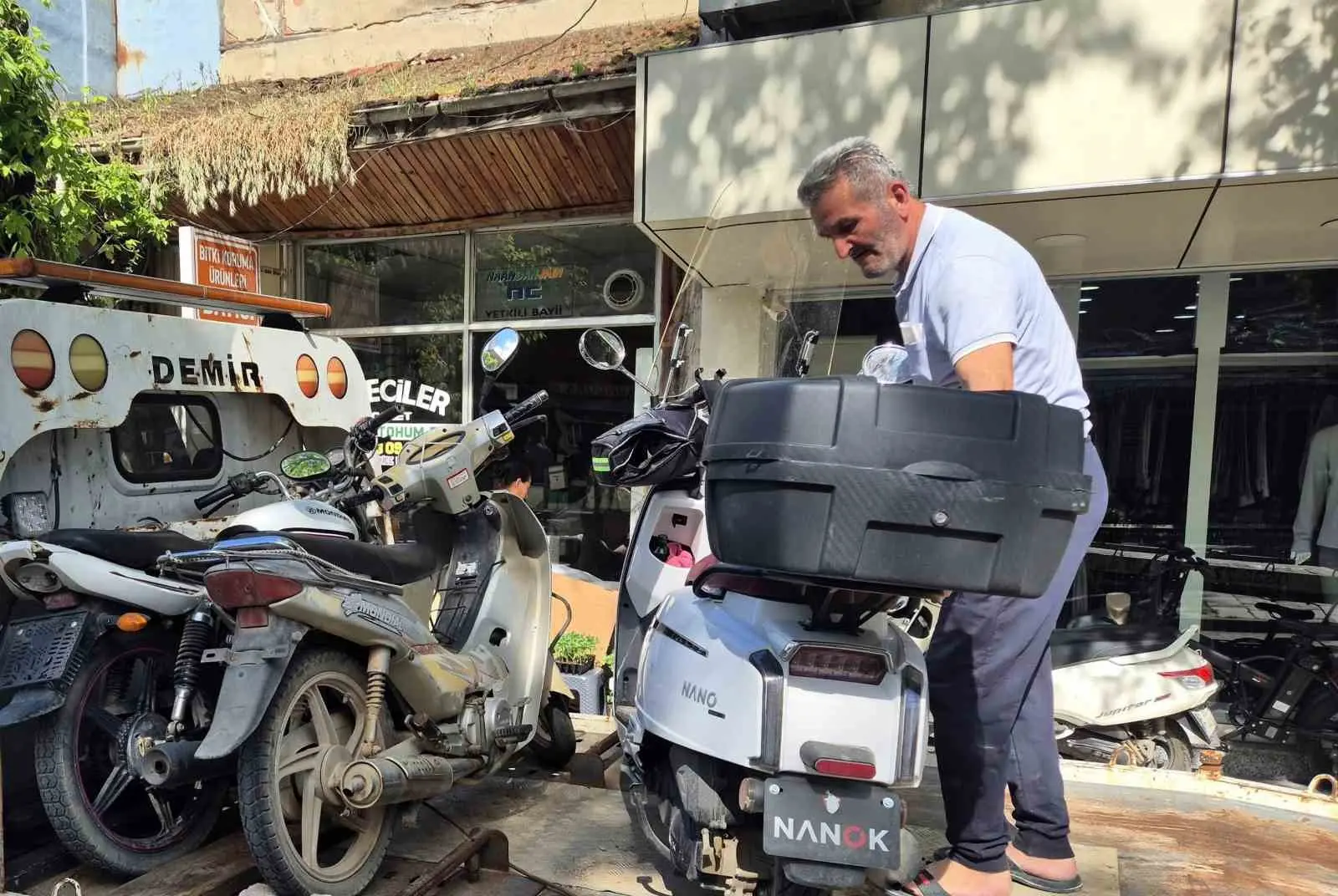 Yenişehir İlçe Emniyet Müdürlüğü ekipleri, her alanda olduğu gibi trafikte