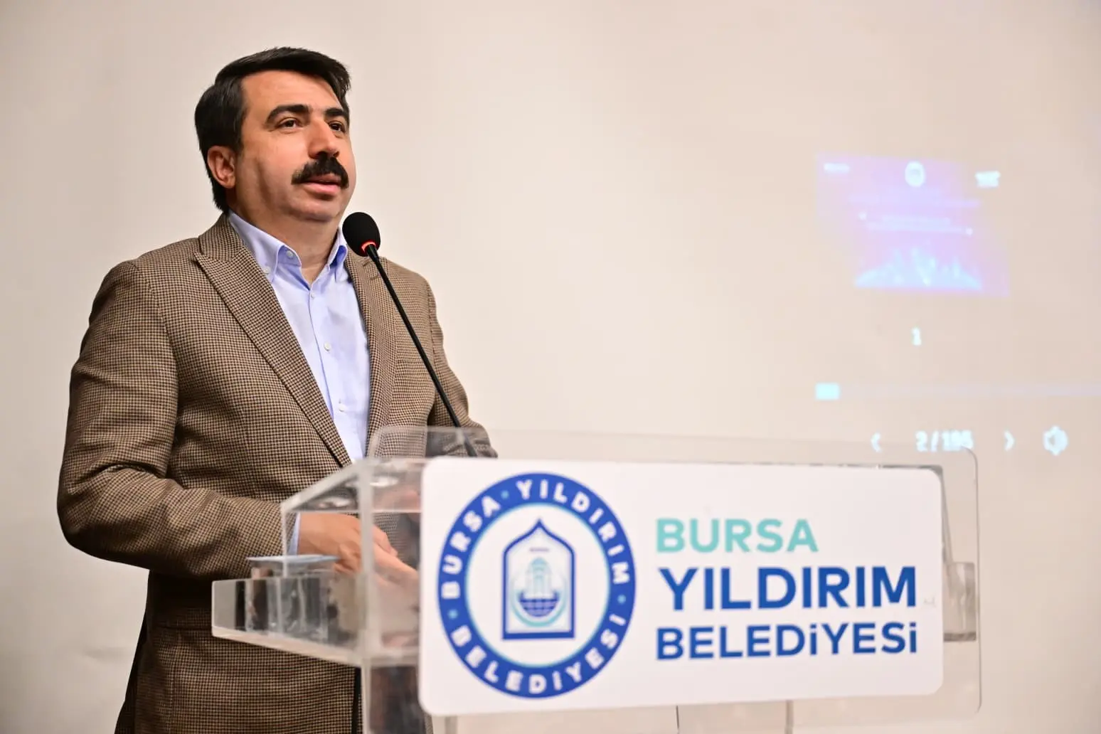 Bursa’da Yıldırım Belediyesi, dijital dönüşüm vizyonunu personeline verdiği yapay zeka
