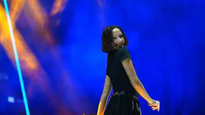 Manisa Büyükşehir Belediyesi tarafından düzenlenen 19 Mayıs Gençlik Festivali, sanatçı