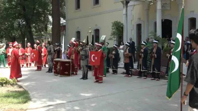 Bursa’da 25 farklı ülkeden gelen öğrenciler, Osmanlı’nın asırlık mehter geleneğinde