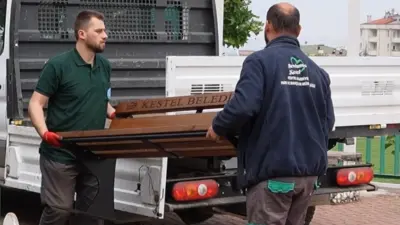 Kestel Belediyesi, kendi atölyelerinde ürettiği kent mobilyalarıyla ilçenin dört bir