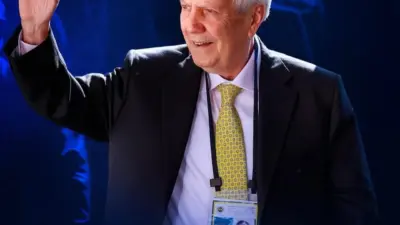 Fenerbahçe Olağanüstü Seçimli Genel Kurul Toplantısı’nda Aziz Yıldırım, 8 yıl
