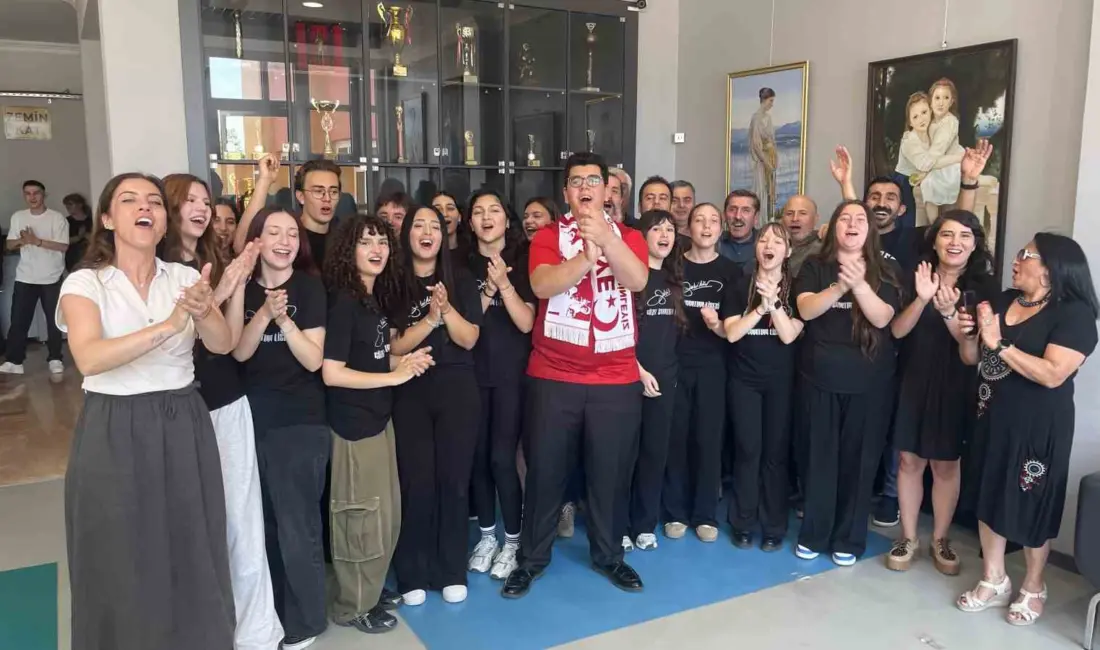 Bursa Zeki Müren Güzel Sanatlar Lisesi öğrencileri, “A Millî Futbol