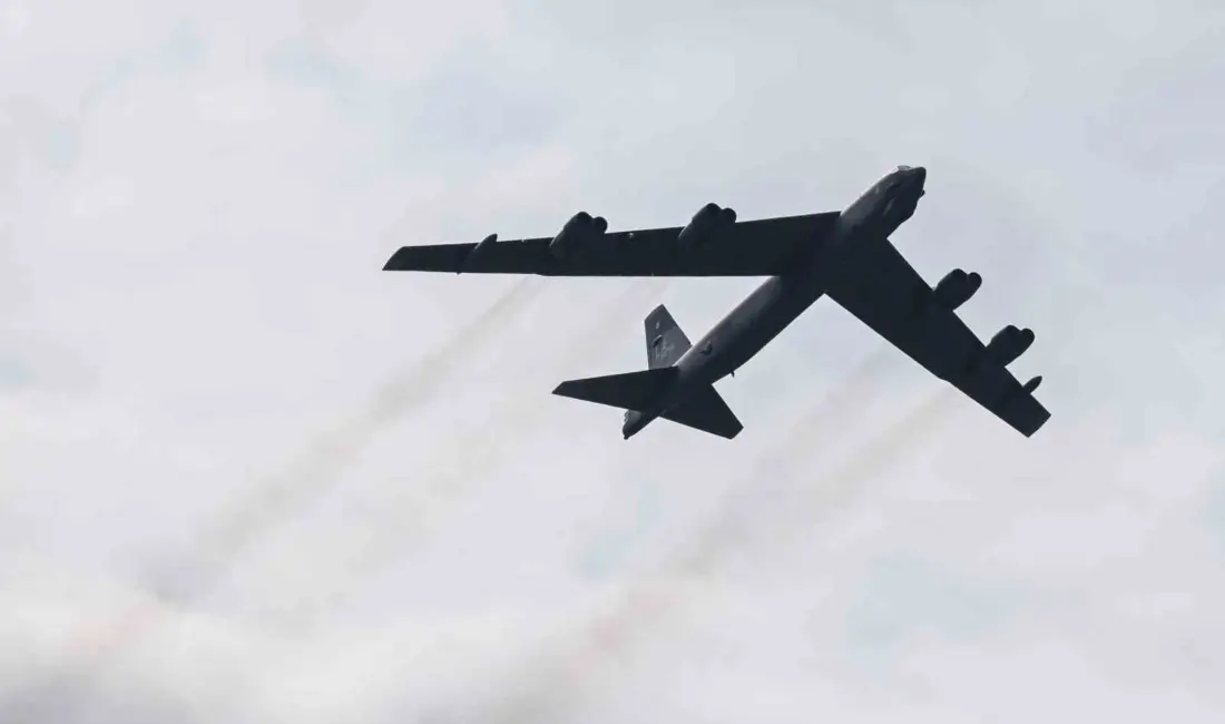 ABD’nin California eyaletinde ABD Hava Kuvvetleri’ne ait B-52 bombardıman uçağı,