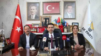 AK Parti Mersin İl Başkanı Adem Aldemir, 13 ilçede eş