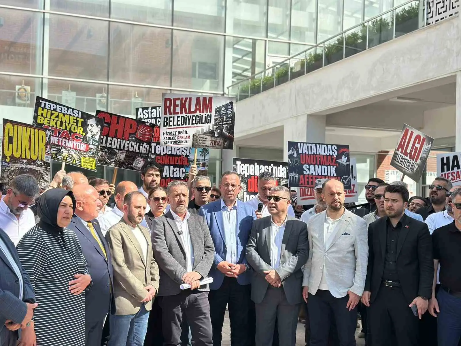Tepebaşı Belediyesi AK Parti Grup Başkanvekili Mehmet Şimşek, bir önceki