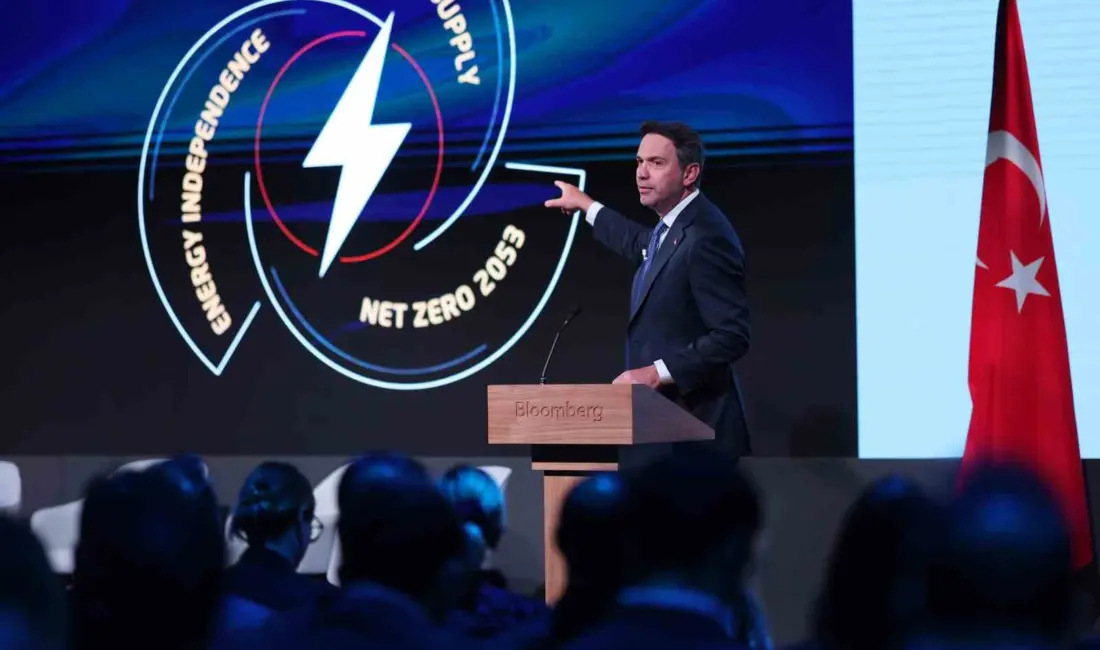 Enerji ve Tabii Kaynaklar Bakanı Alparslan Bayraktar, Londra’da düzenlenen Türkiye