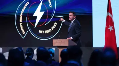 Enerji ve Tabii Kaynaklar Bakanı Alparslan Bayraktar, Londra’da düzenlenen Türkiye