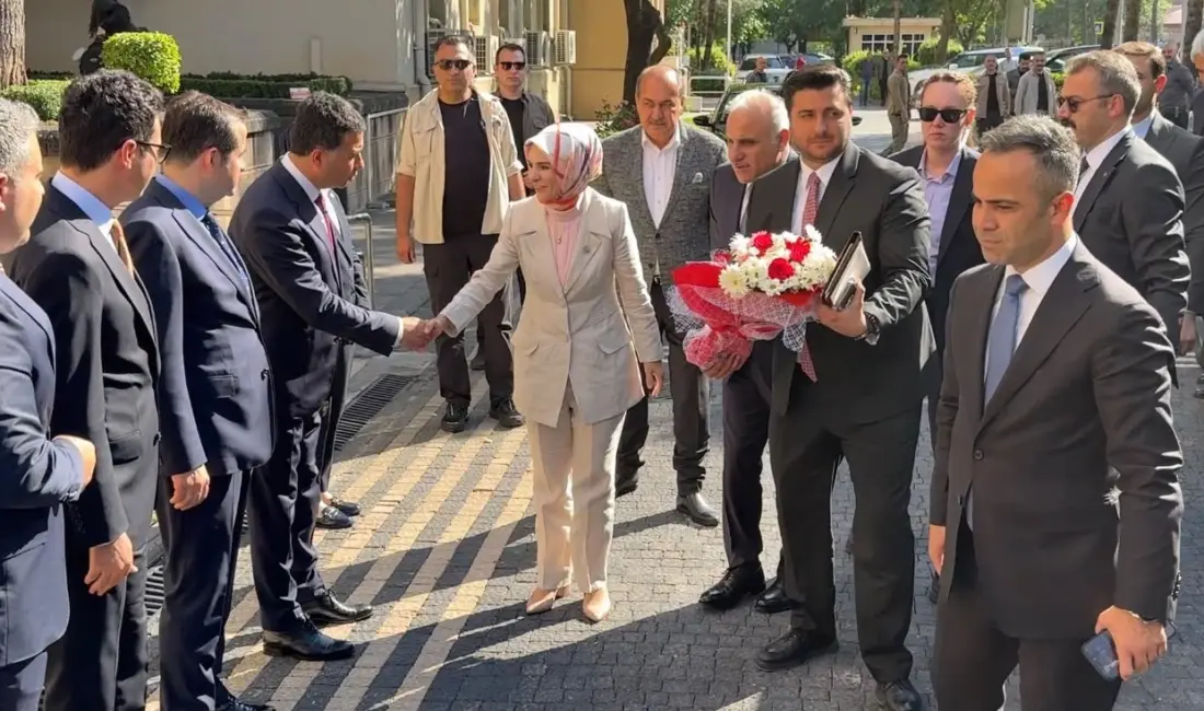 Aile ve Sosyal Hizmetler Bakanı Mahinur Özdemir Göktaş, Diyarbakır Valiliğini