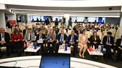 Türkiye Belediyeler Birliği ve Mersin Büyükşehir Belediye Başkanı Vahap Seçer,