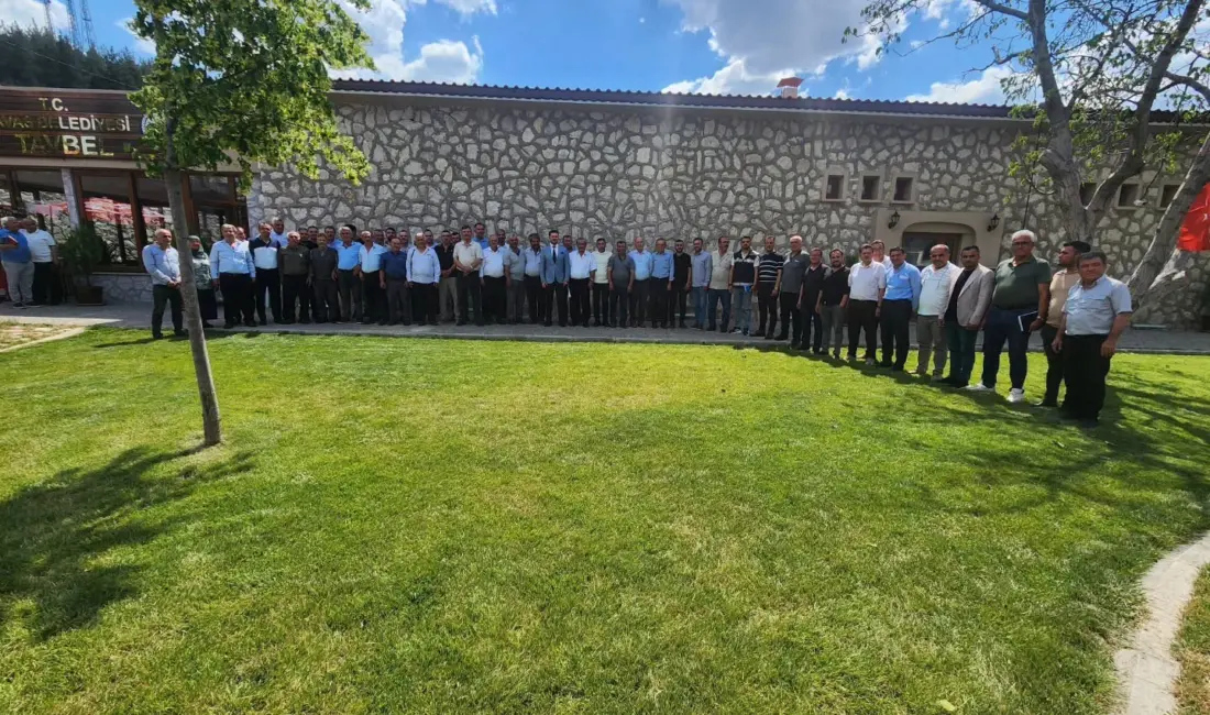 Tavas Belediye Başkanı Kadir Tatık, mahallelerin ihtiyaç ve taleplerini görüşmek