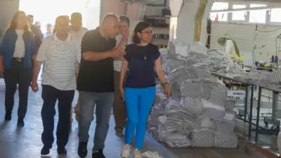 Uşak Belediye Başkan Vekili Hatice Terekeci Özkan, beraberindeki heyetle birlikte
