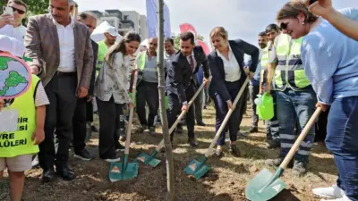 Bursa Büyükşehir Belediyesi, Çevre Haftası kapsamında düzenlediği fidan dikim etkinliğiyle