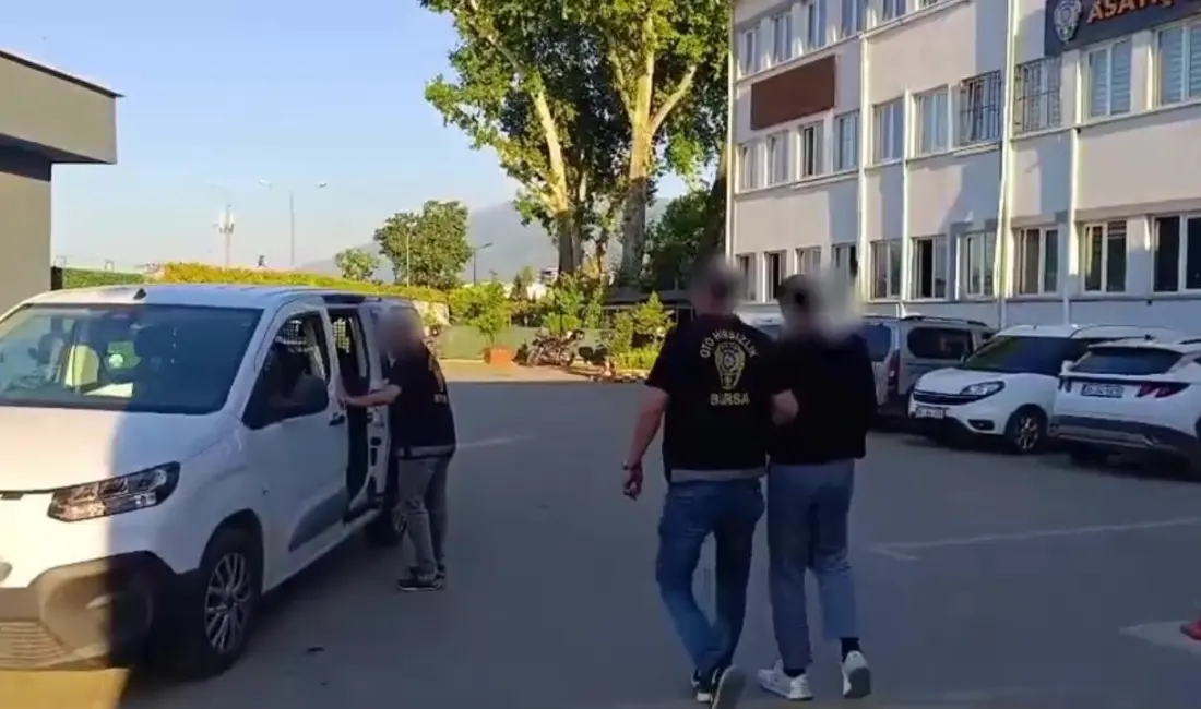 Bursa’da farklı mahallelerden çalınan 1 otomobil ile 2 motosiklet, polis