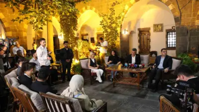 Cumhuriyet Halk Partisi Grup Başkanı Özgür Özel, bütün seçenekler için
