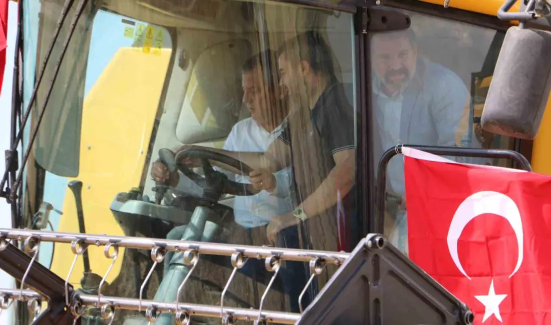 Cumhuriyet Halk Partisi (CHP) Grup Başkanı Özgür Özel, Diyarbakır’da biçerdövere
