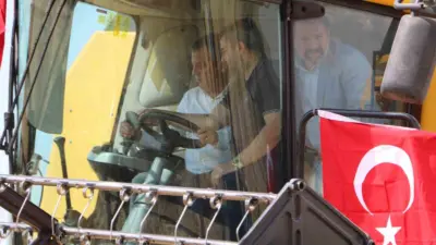 Cumhuriyet Halk Partisi (CHP) Grup Başkanı Özgür Özel, Diyarbakır’da biçerdövere