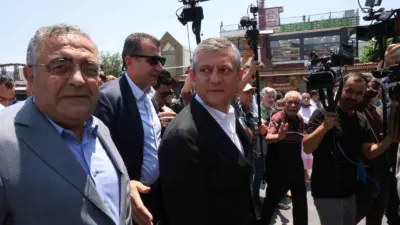 Cumhuriyet Halk Partisi Grup Başkanı Milletvekili Özgür Özel, bir dizi