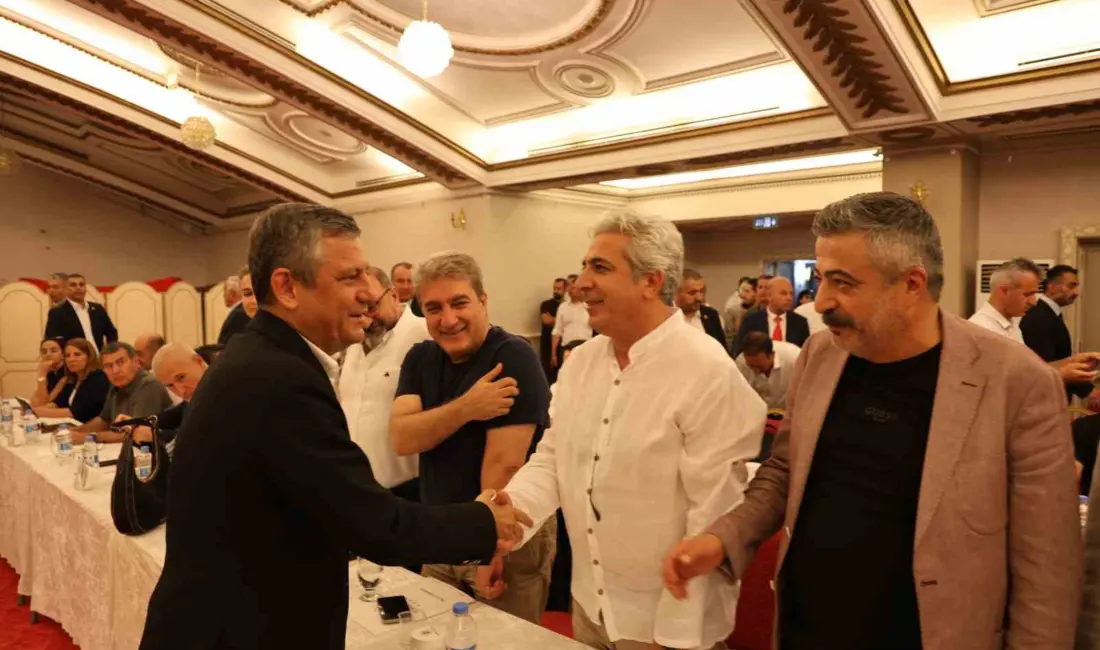 CHP Grup Başkanı Özgür Özel, Diyarbakır’da sivil toplum kuruluşlarıyla bir