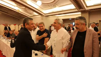 CHP Grup Başkanı Özgür Özel, Diyarbakır’da sivil toplum kuruluşlarıyla bir
