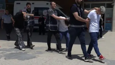 Bursa’nın İnegöl ilçesinde çocuk parkında bulunan gençlere yönelik gerçekleştirilen ve