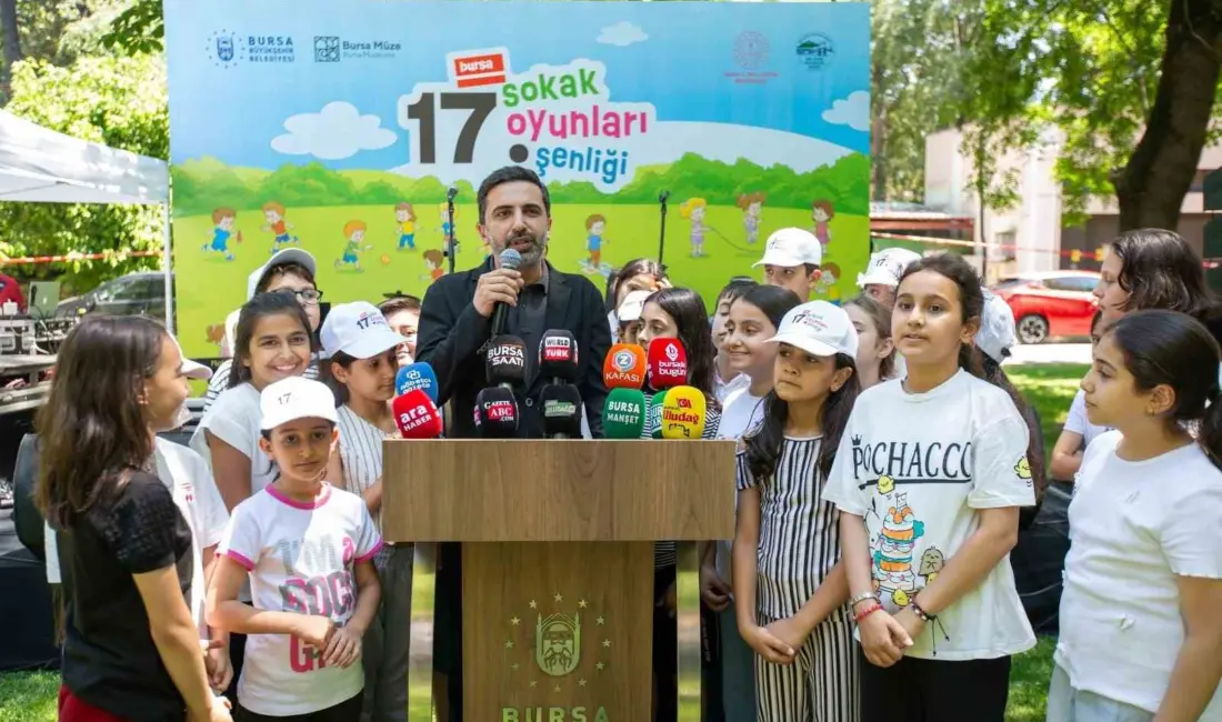 Bursa Büyükşehir Belediyesi, 17’ncisi gerçekleştirilen Sokak Oyunları Şenliği ile unutulmaya