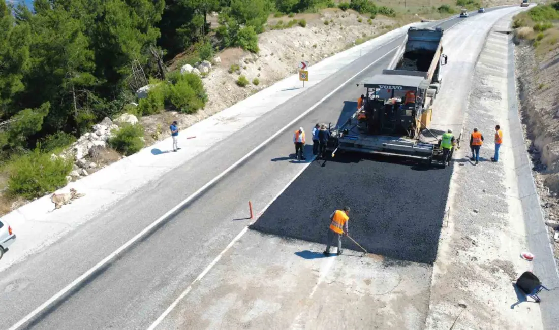 Manisa’nın Demirci ilçesinde Ulaştırma ve Altyapı Bakanlığı tarafından yürütülen ulaşım